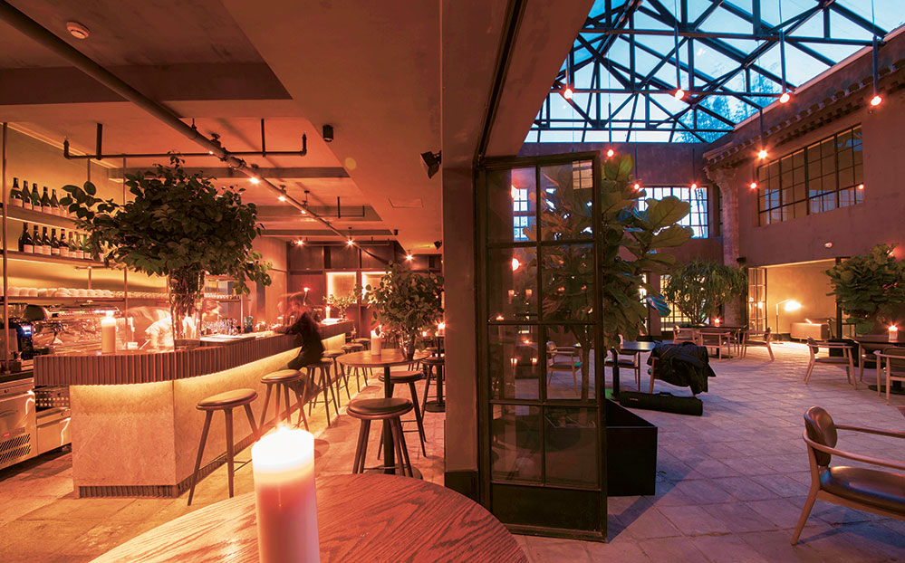 The courtyard cafe at The Georg